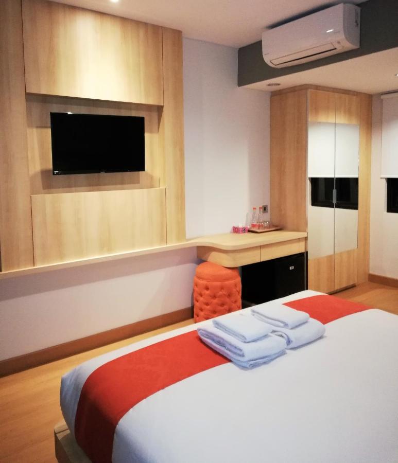 Motel The Nyaman Yakarta Exterior foto